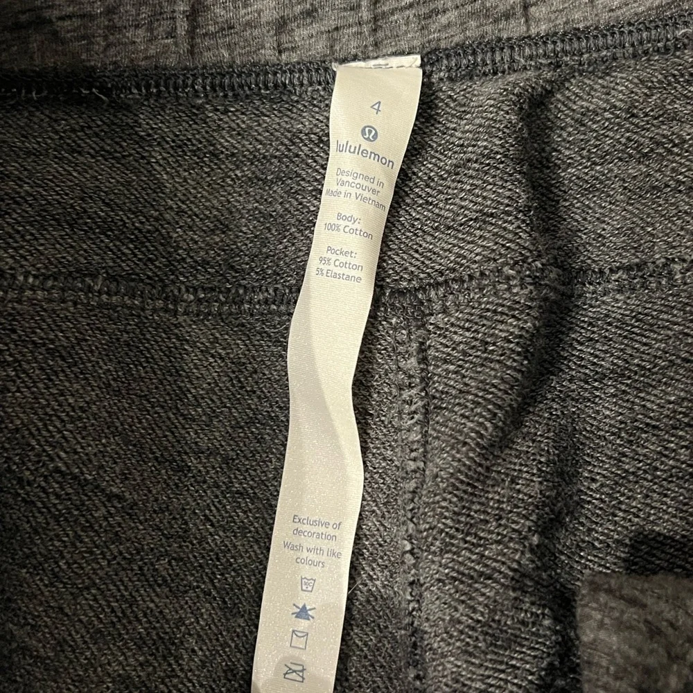 Lululemon Free To Roam Heathered Corral Dark Grey 30